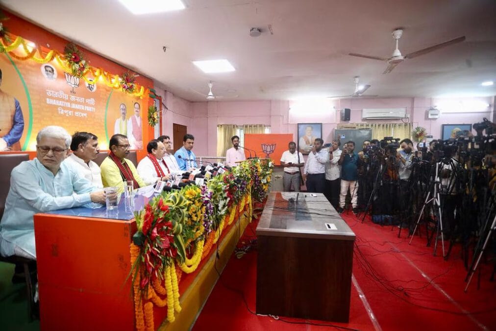 DSC 2908 BJP National President Shri J.P. Nadda addressing a press conference in Agartala Tripurac